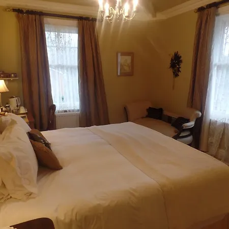 Holly Croft 5*