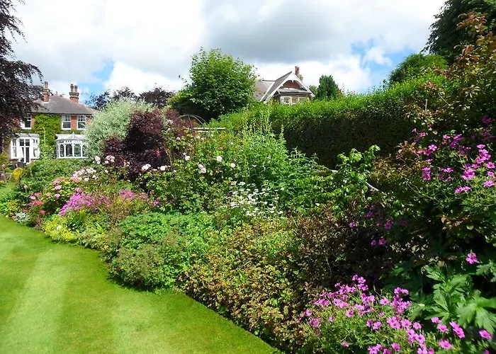 Holly Croft Bed and Breakfast 5*